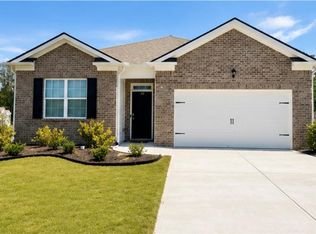 32 Oak Leaf Rd, Dallas, GA 30132