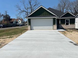 6601 Madison Blvd, Groves, TX 77619