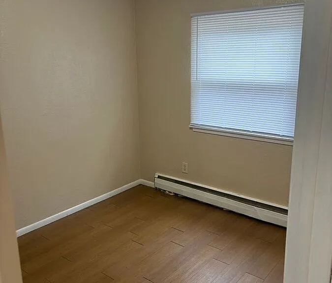 1015 York Ave #1 — Photo 6