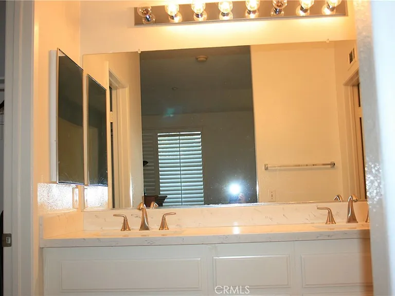 1805 Crescent Oak — Photo 13