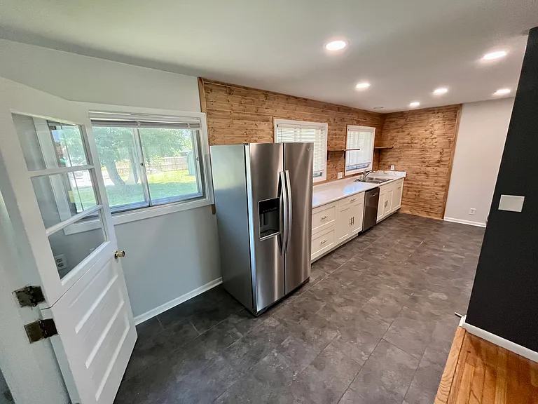 329 Hancook Rd — Photo 3