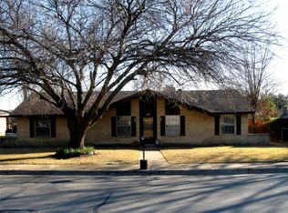 402 Ray Ave, Desoto, TX 75115