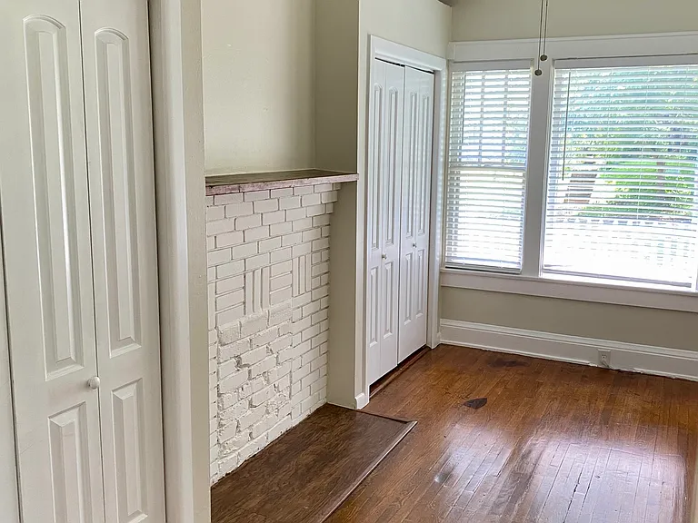 Front bedroom or front office