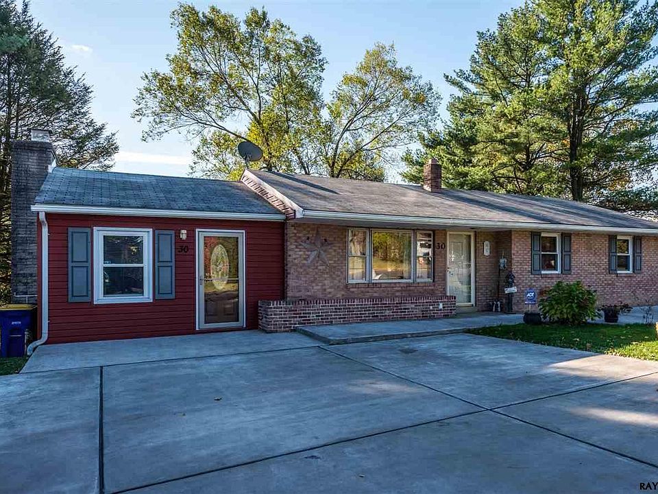 1st image of 30 Crescent Dr