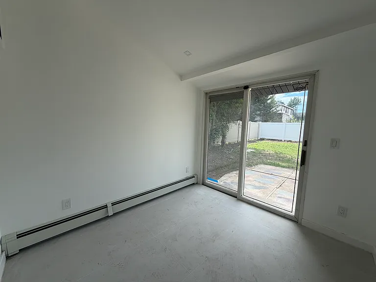 77 Centre St — Photo 9