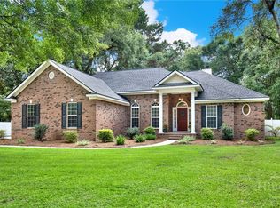 172 Lou Page Ln, Richmond Hill, GA 31324