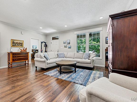 5th image of 3639 Hempstead St