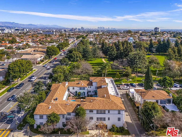 9768 W Olympic Blvd — Photo 18