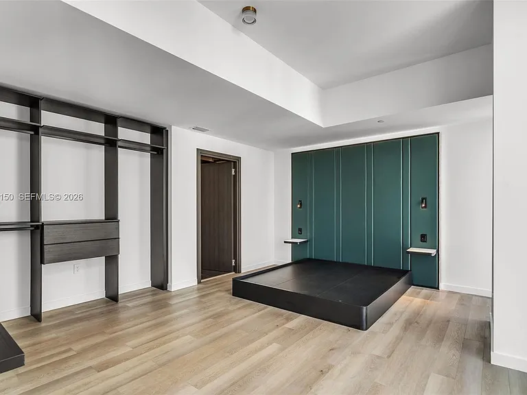 20 NE 11th St #5102 — Photo 12