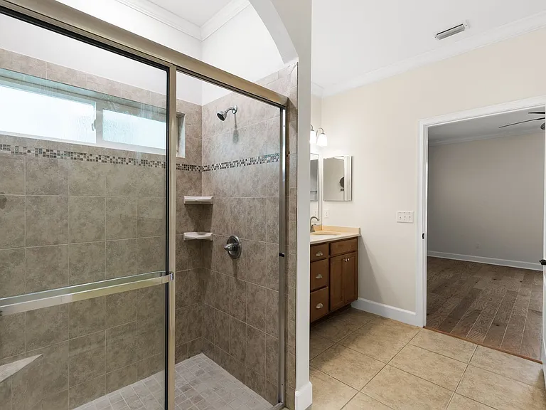 5005 NW 11th Pl — Photo 15