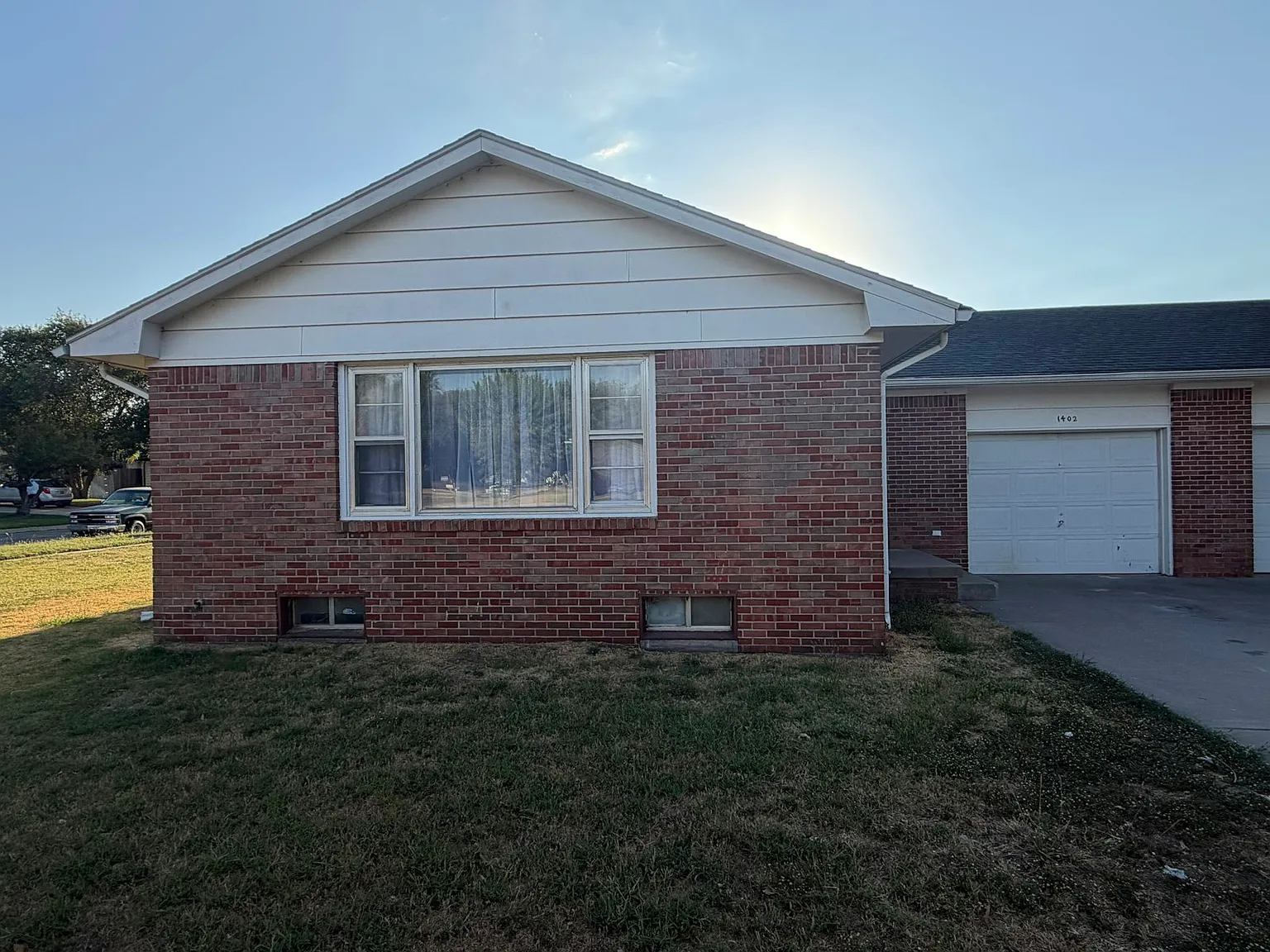 1402 Morgantown — Photo 1