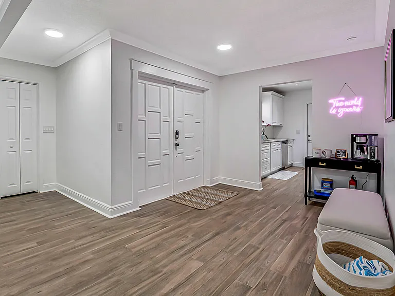 532 N Palmway — Photo 16