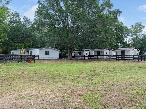 8606 Boyt Rd, Zephyrhills, FL 33540