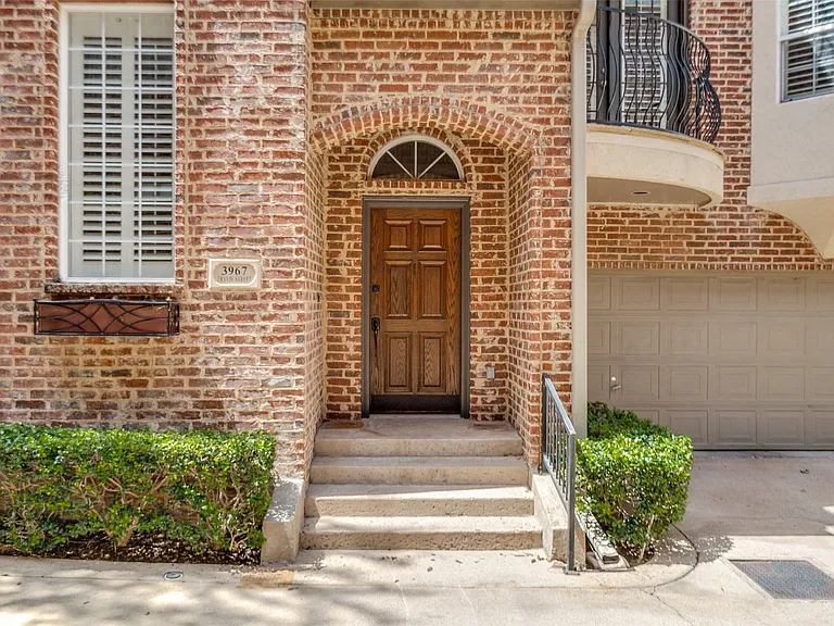 3967 Travis St — Photo 2