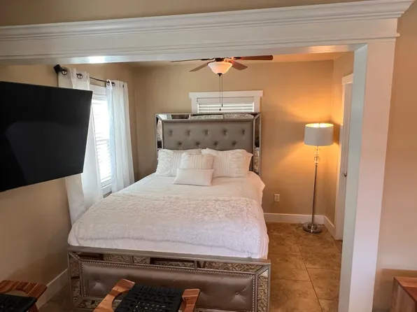 15747 Avenue 296 Unit A, Visalia, CA 93292