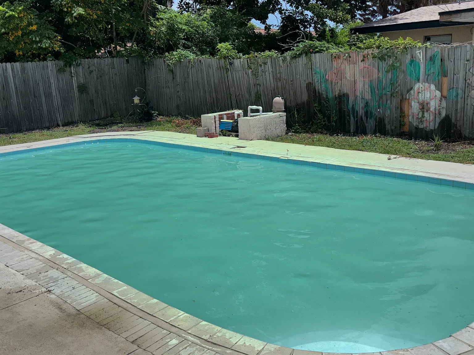 3 bed, 1704 sqft, $2,400 — Photo 1