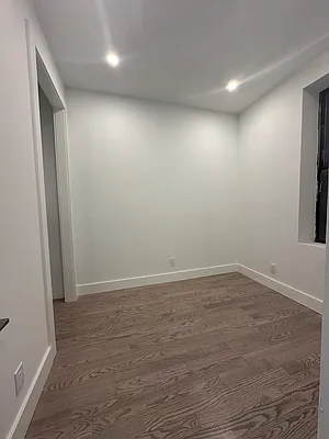 Rented by Real Manhattan Group LLC | media 12