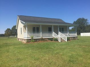 109 Woody Ln, Bonneau, SC 29431