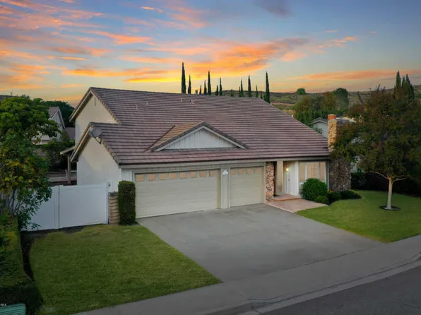 49 Fallen Oaks Dr, Thousand Oaks, CA 91360