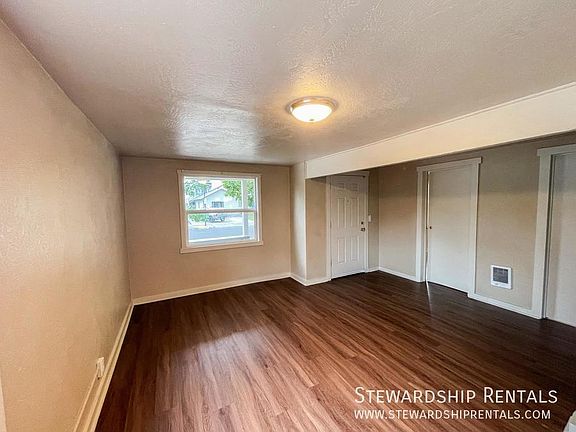 4th image of 1543 Ferry St APT A