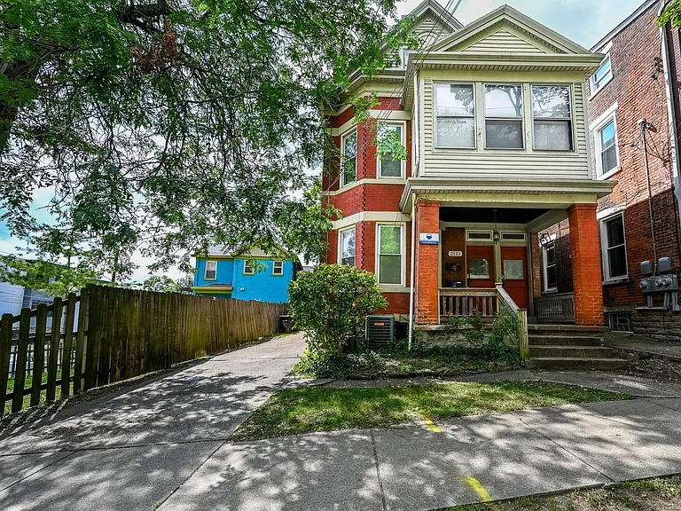 2125 W Clifton Ave #B — Photo 19