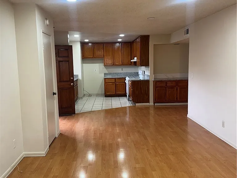 122 Olive St #5 — Photo 1