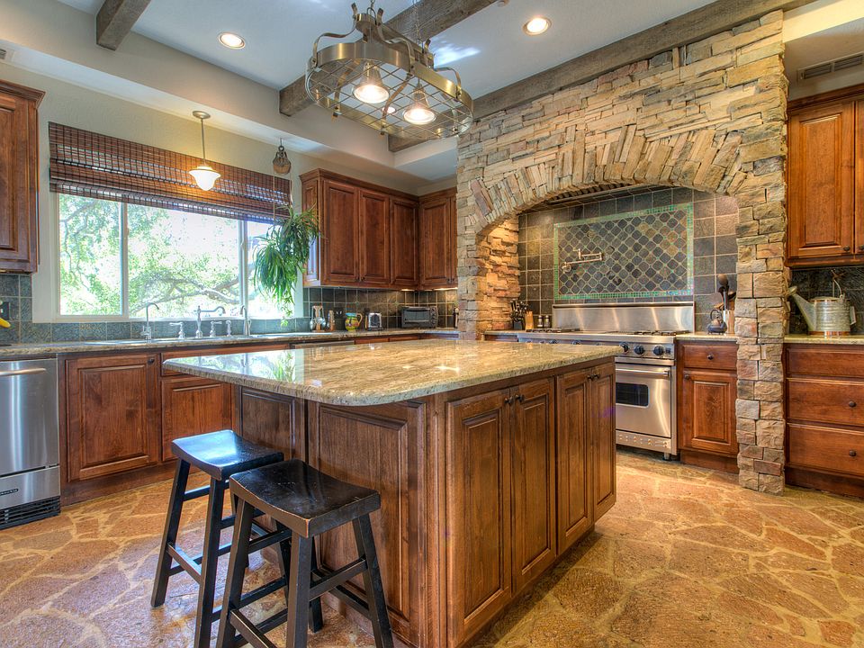1st image of 530 Ladin Ln