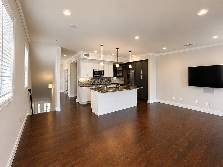 7718 Ivanhoe Ave — Photo 4