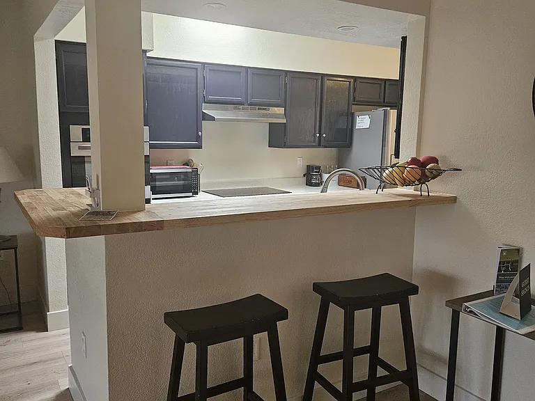 1211 W Calle Ramiro — Photo 11