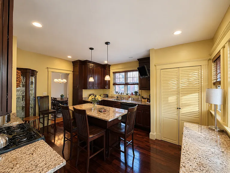 200 Larch Rd — Photo 3