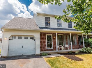 4176 Green Park Dr, Mount Joy, PA 17552
