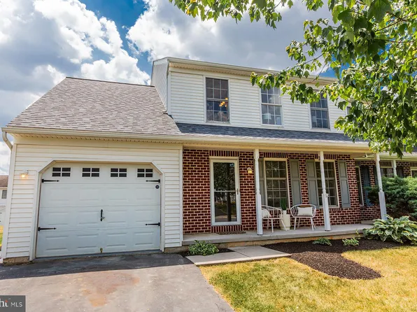 4176 Green Park Dr, Mount Joy, PA 17552