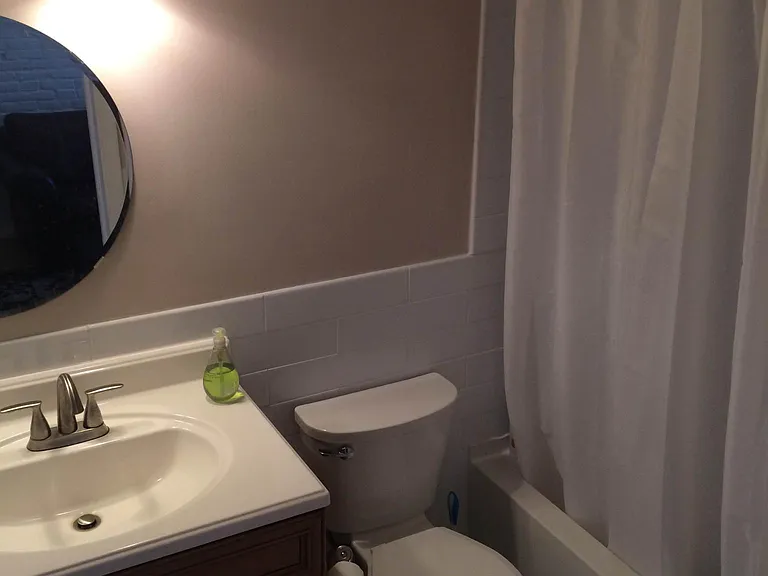 1516 Catharine St #4 — Photo 7