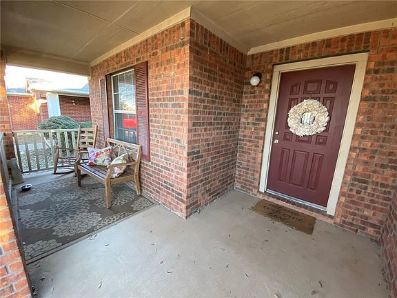 3rd image of 306 Glen Valley Dr