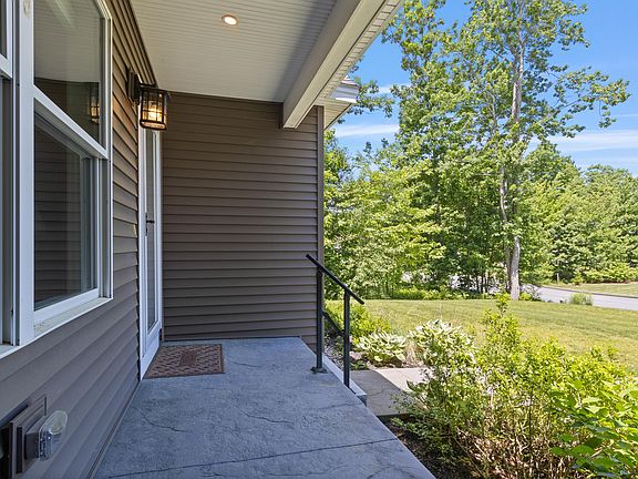 2nd image of 21 Dolphin Avenue