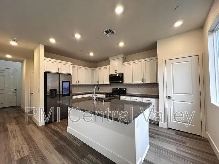 3275 Hayduke St — Photo 4