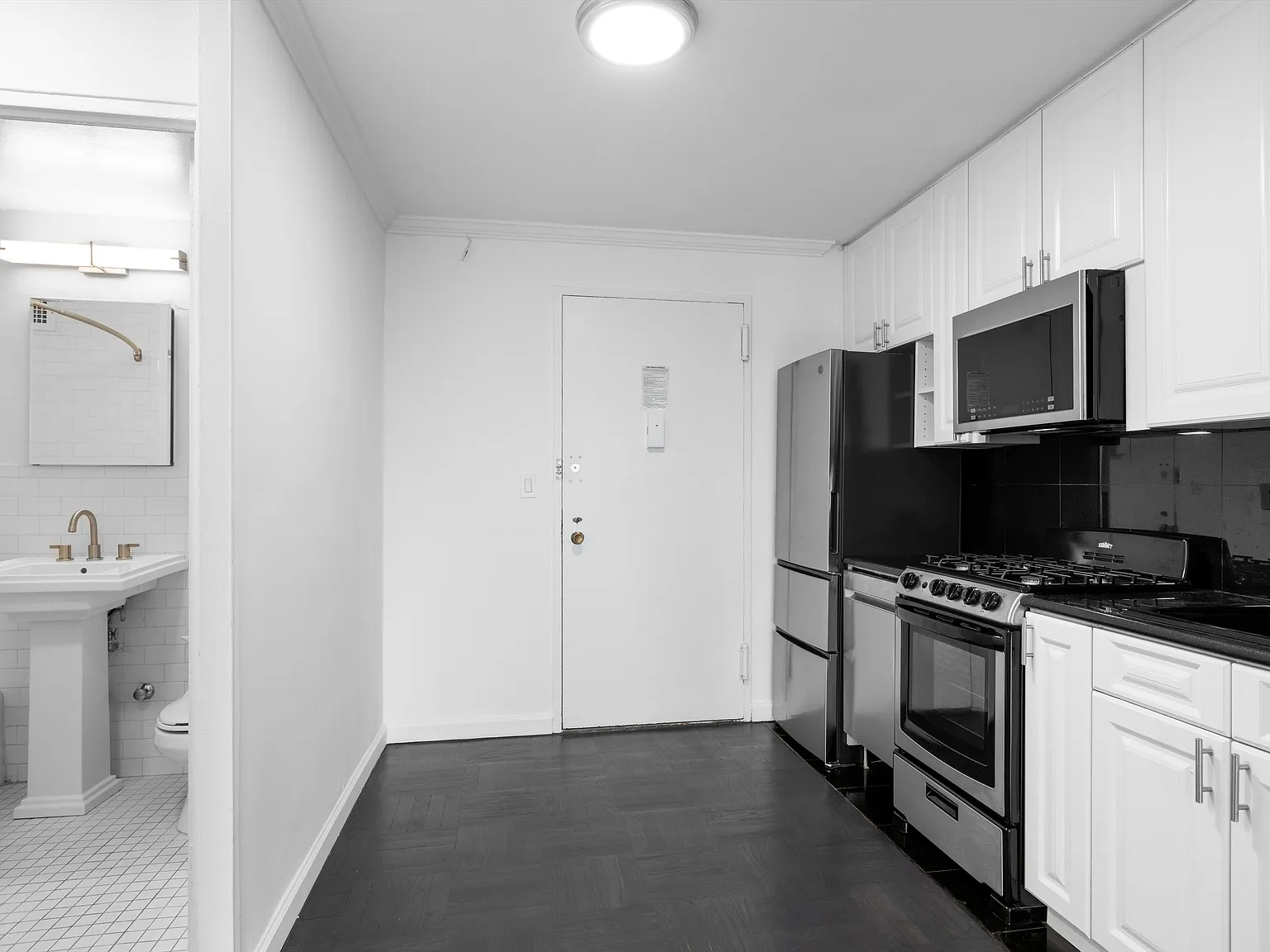 320 East 23rd Street — Photo 4