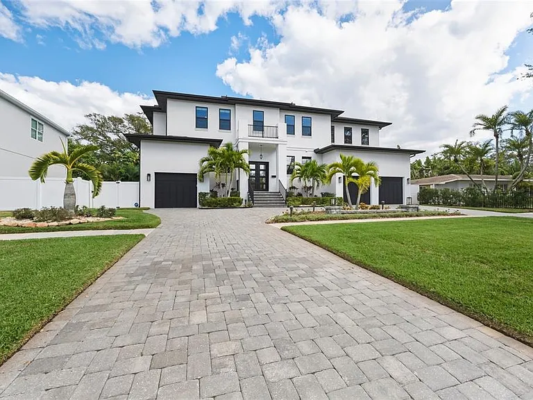 481 W Davis Blvd — Photo 4