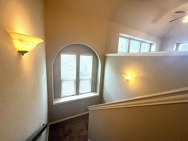 1109 Abbey Ln — Photo 26