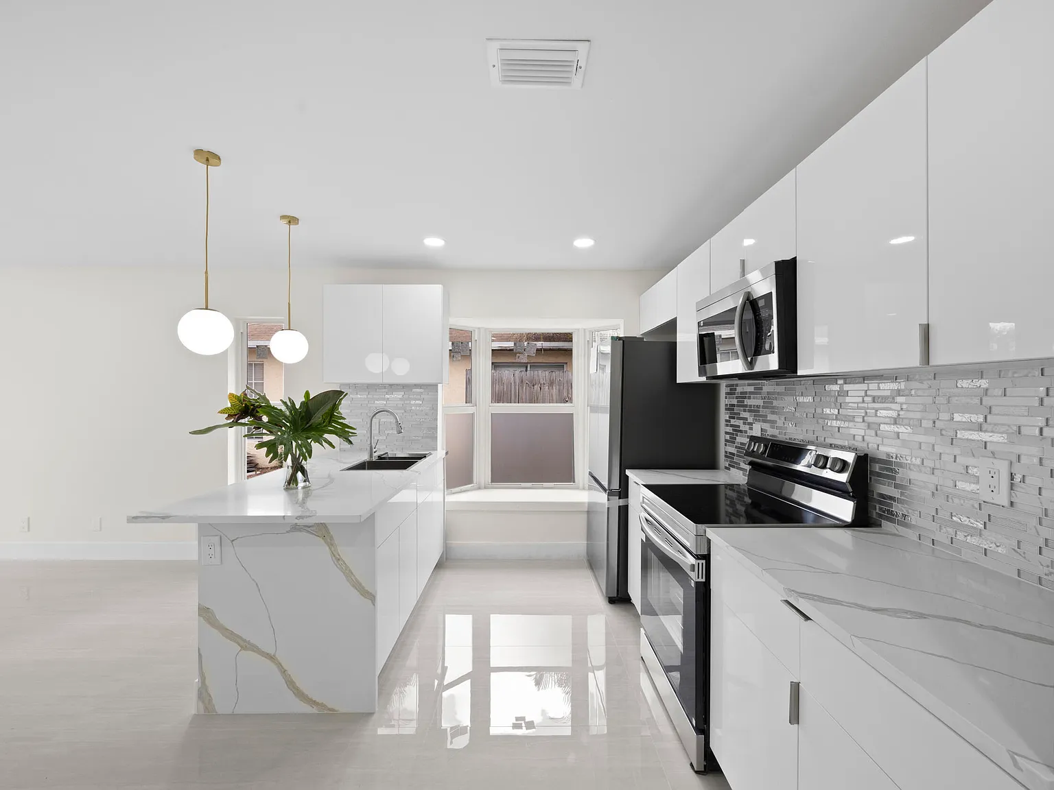 2 bed, 2.0 bath, 861 sqft, $2,600 — Photo 3