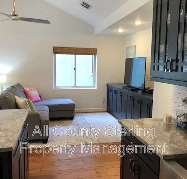 521 W Winter Park St — Photo 6