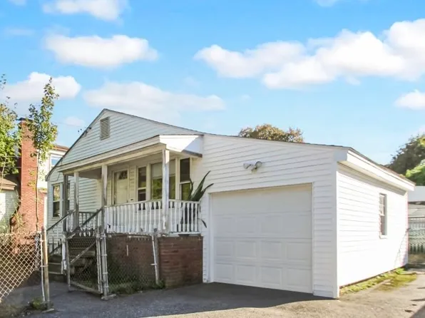 15 Swan Ave, Methuen, MA 01844