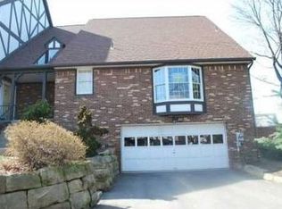 200 Thornberry Cir, Pittsburgh, PA 15234