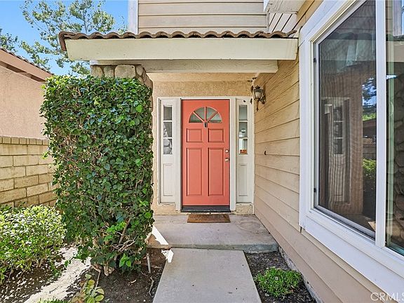3rd image of 1215 Holt Dr