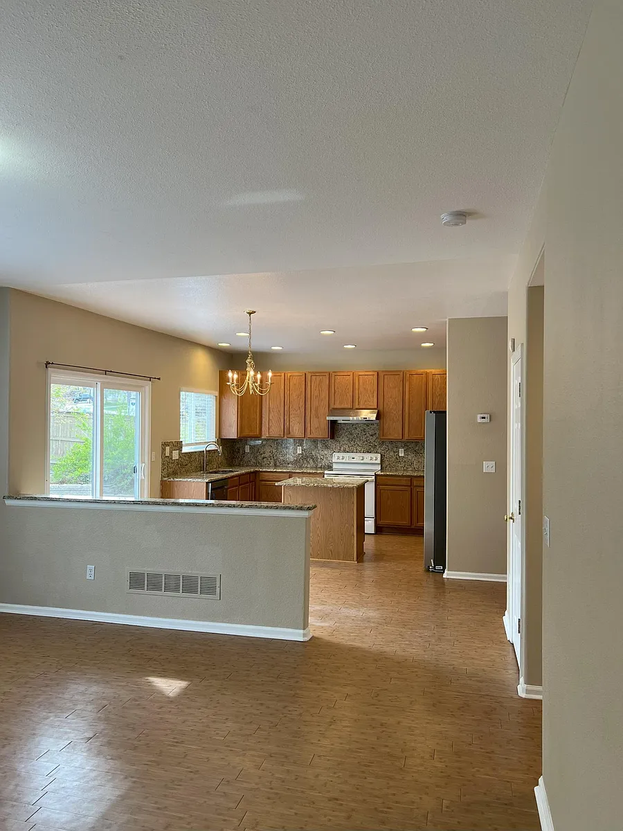 Building Photo - 10285 Hunterwood Way