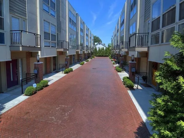 12603 Larchmere Blvd #E-2, Cleveland, OH 44120