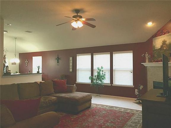 3rd image of 8455 Creekbluff Dr
