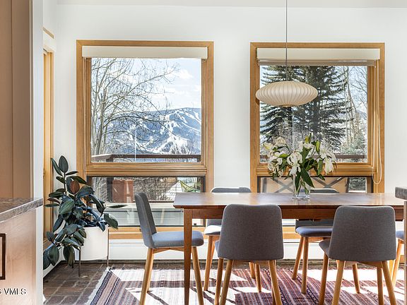 3rd image of 5580 Coyote Rdg