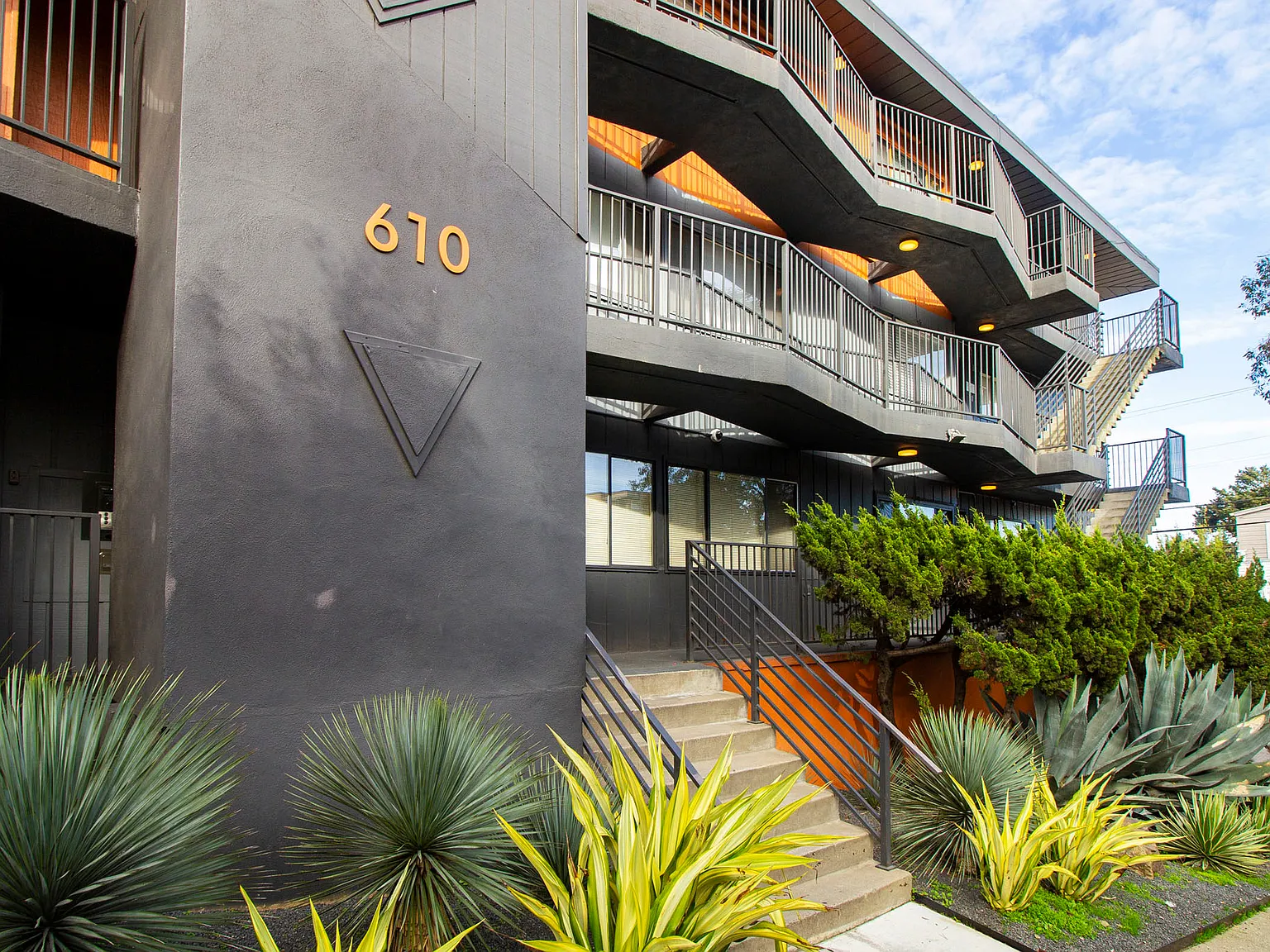 610 Clipper — Photo 1