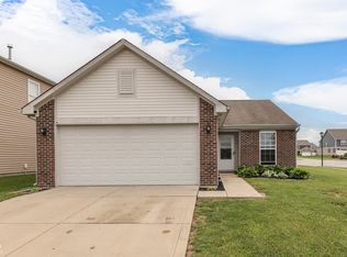 933 Curlew Ln, Greenwood, IN 46143